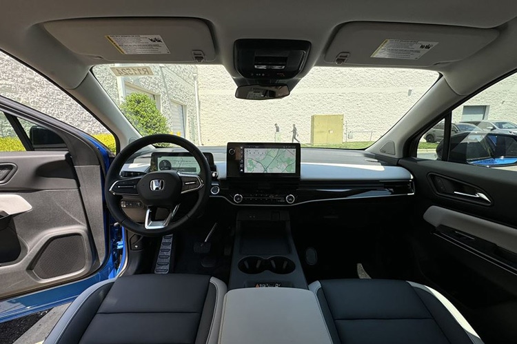 Honda%20Prologue%20Front%20Row%20Interior%20Hendrick%20Cars.jpg
