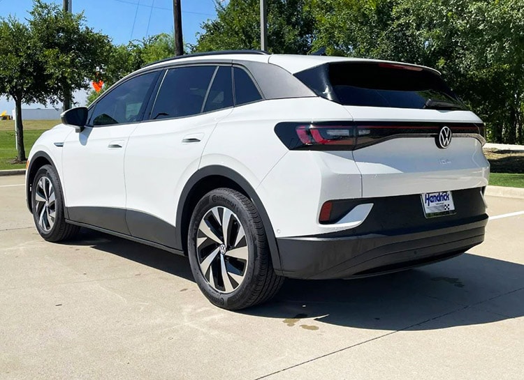 Volkwagen iD4 right angle Hendrick Cars.jpg