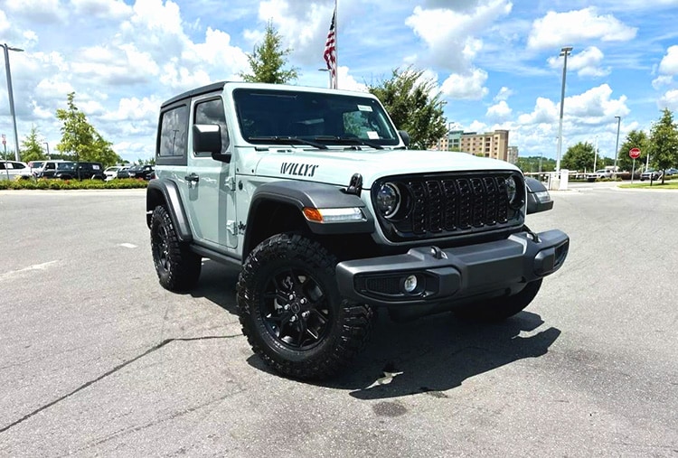 2024%20Jeep%20Wrangler%20side%20angle%20Hendrick%20Cars.jpg