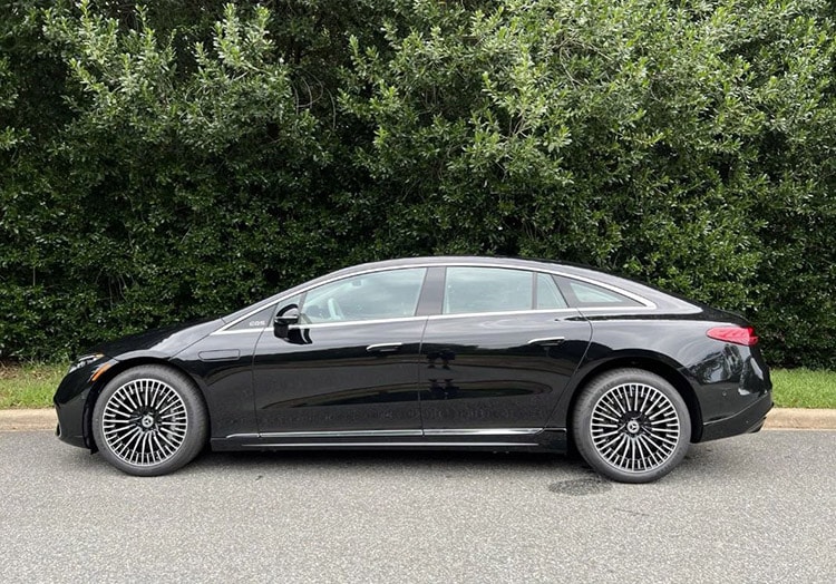 Mercedes EQS Sedan side Hendrick Cars.jpg