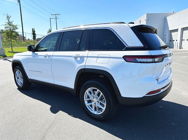 Jeep Cherokee Hendrick Cars back angled.jpg