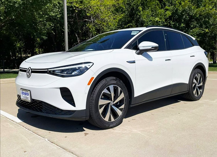 Volkswagen iD4 left angle Hendrick Cars.jpg